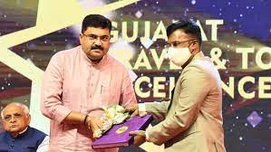 Gujarat CM Travel Awards.jpg